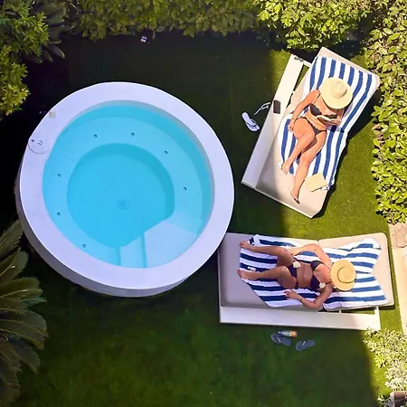 Al & Private Pool Couette-café