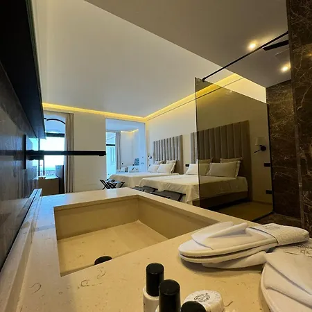 Al & Private Pool
